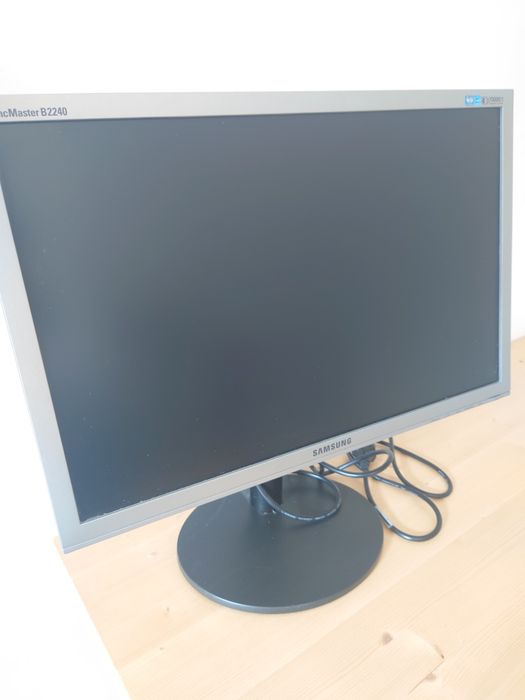 Монитор Samsung B2240