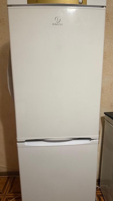 Продам холодильник