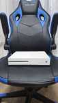 Xbox One + Minecraft (nu e disc) + 10 Jocuri + Un controler.