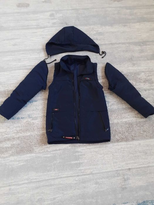 Продается куртка ветровка осень-весна