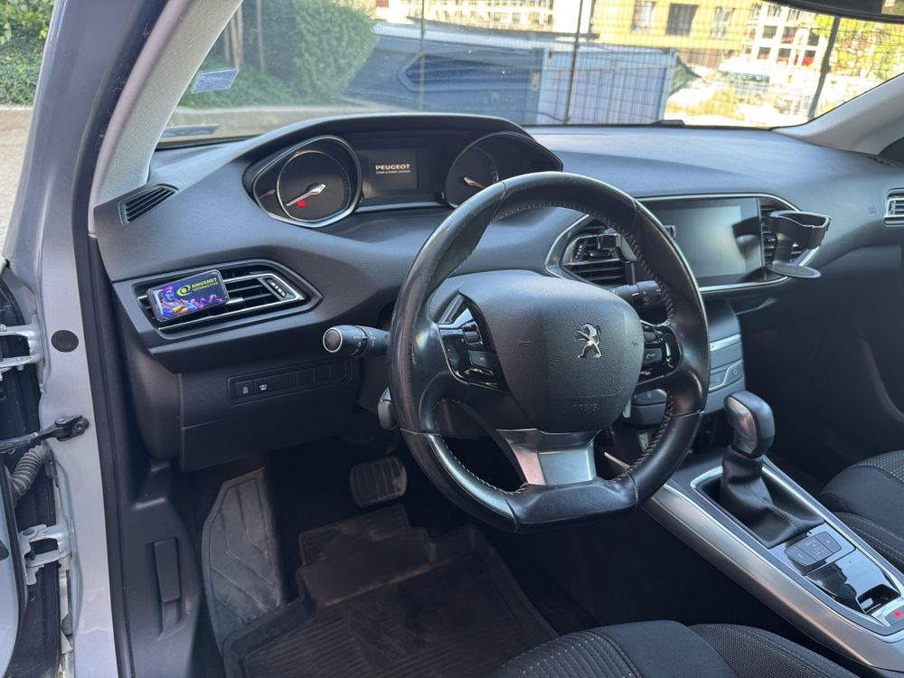 Peugeot 308 SW Allure 1.6 HDi 120 к.с. Automatic - 110к км. Реални!