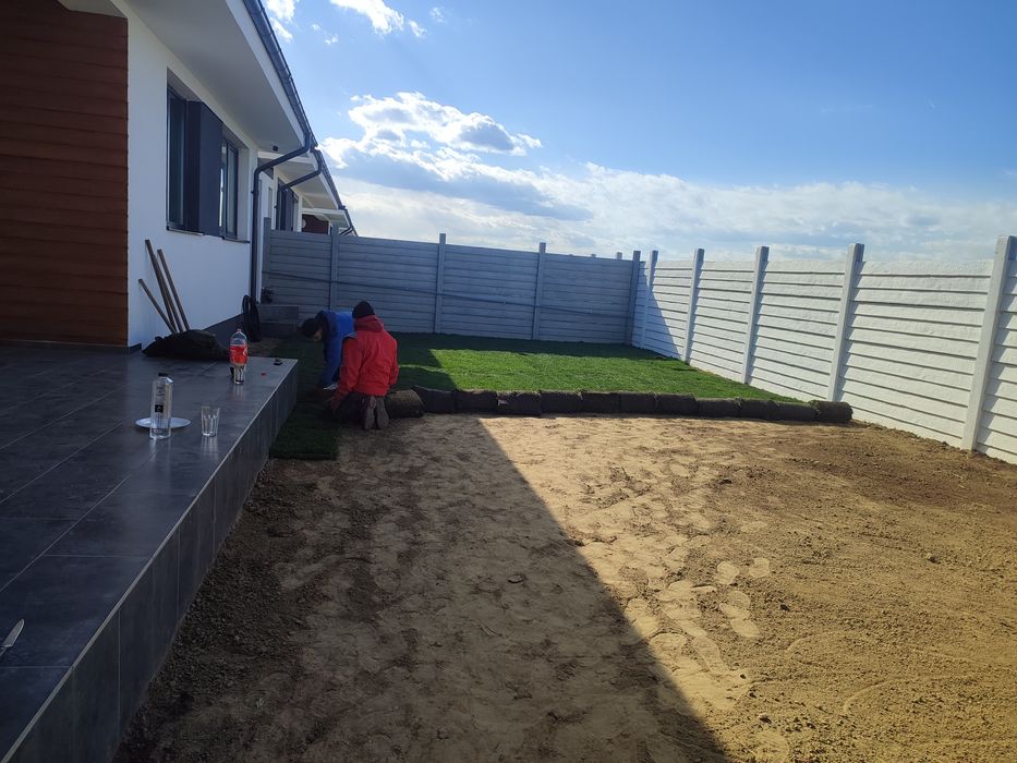 Gazon rulou sport 24 de lei m2 transport și montaj inclus în preț.