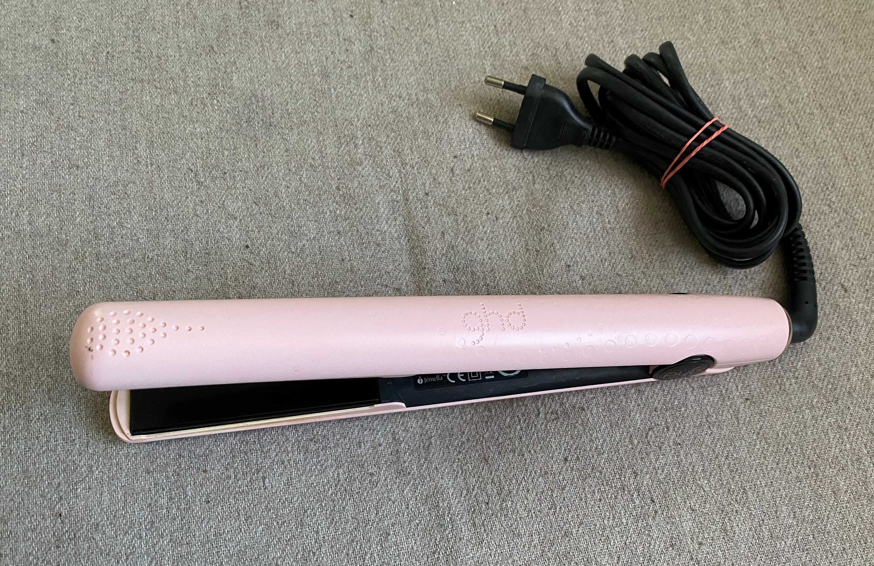 Placa profesionala de indreptat parul GHD jemella 5.0 de 150w roz