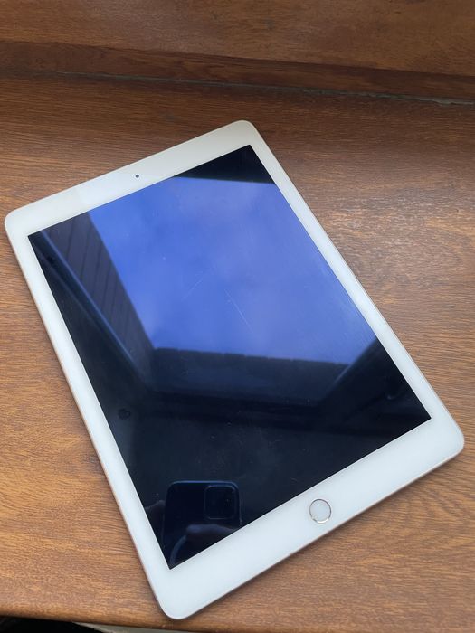 iPad Air 2 LL/A Wi-Fi+Sim ideal sotladi