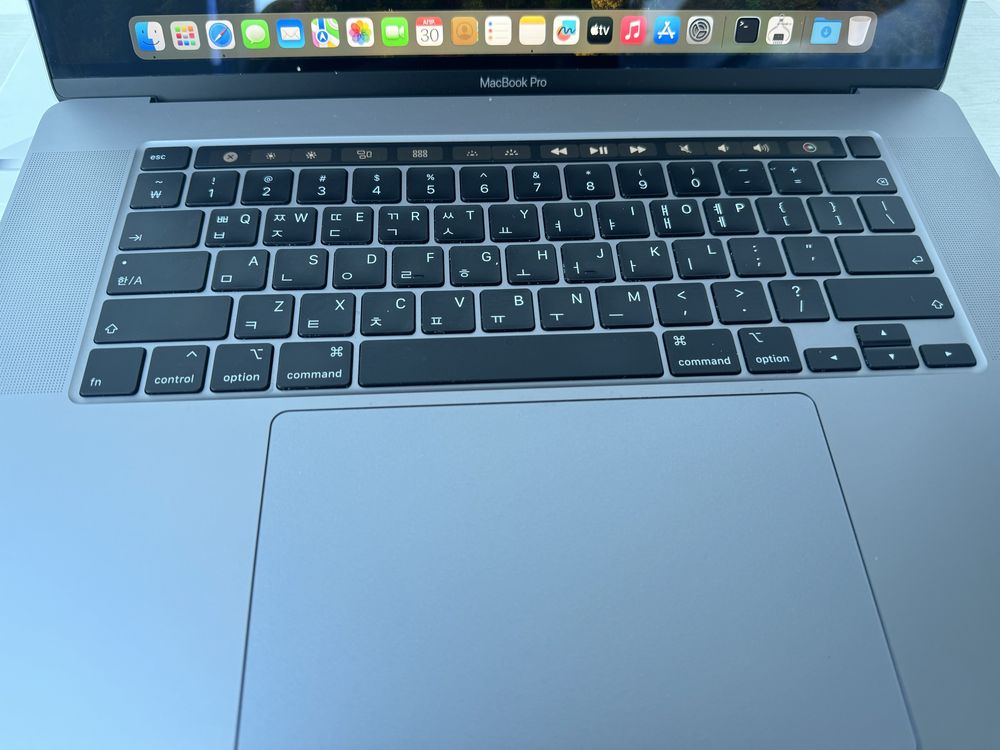 Macbook Pro 16. 2019года  512GB