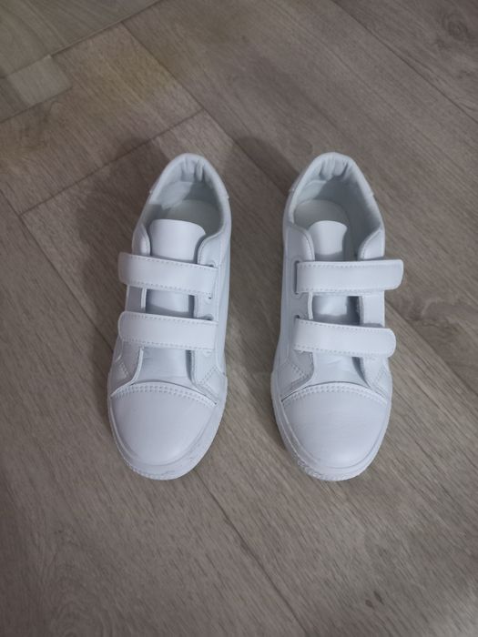 Продам кроссовки