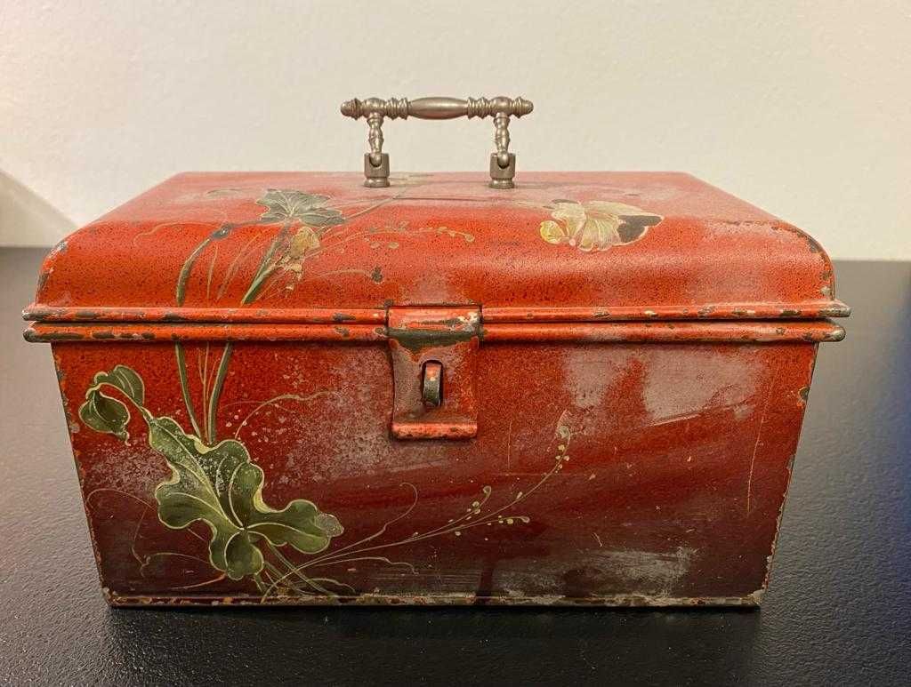 LunchBox cutie emailata vintage anii 1940