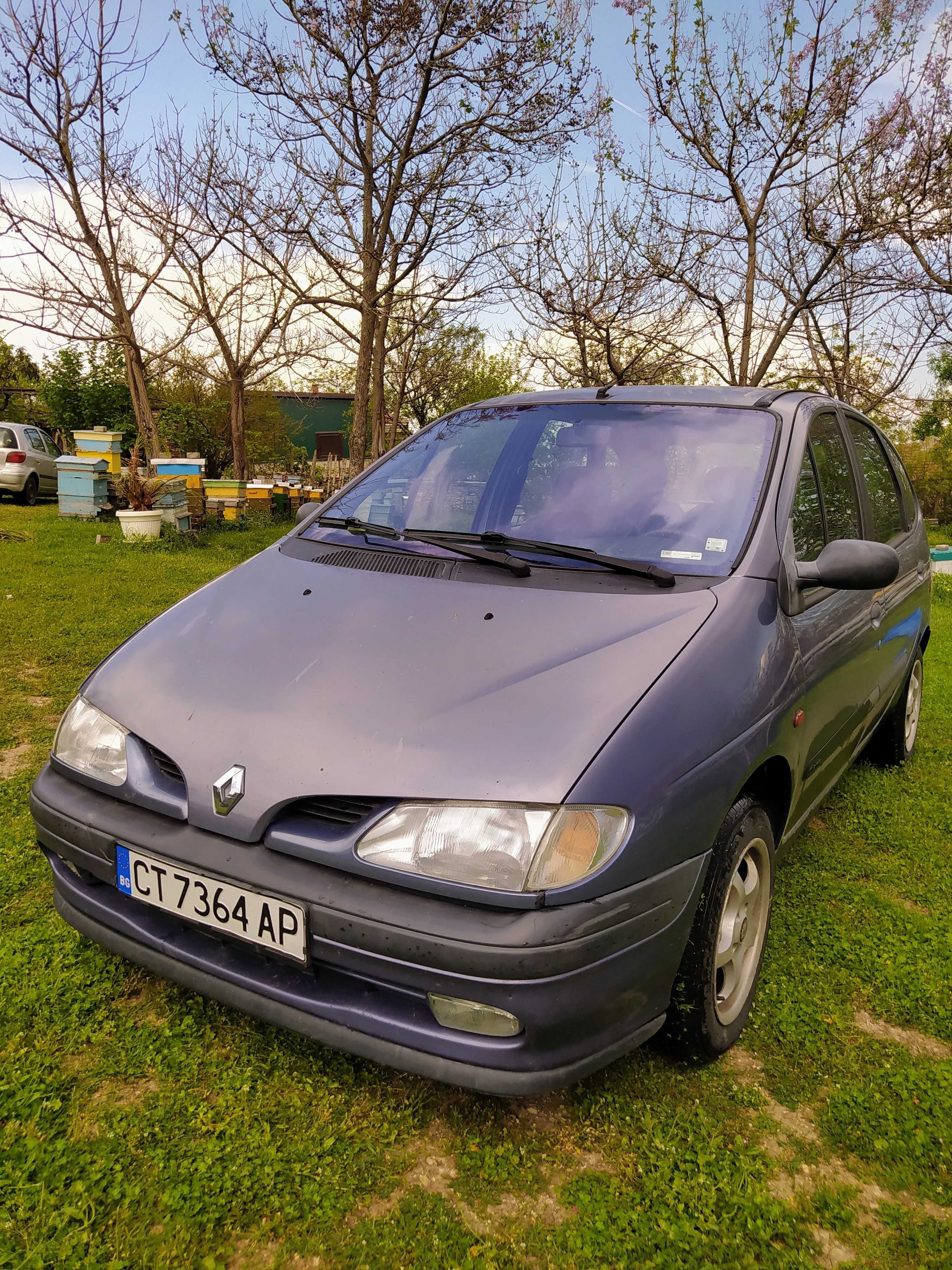 лек автомобил Renault Megan Scenic