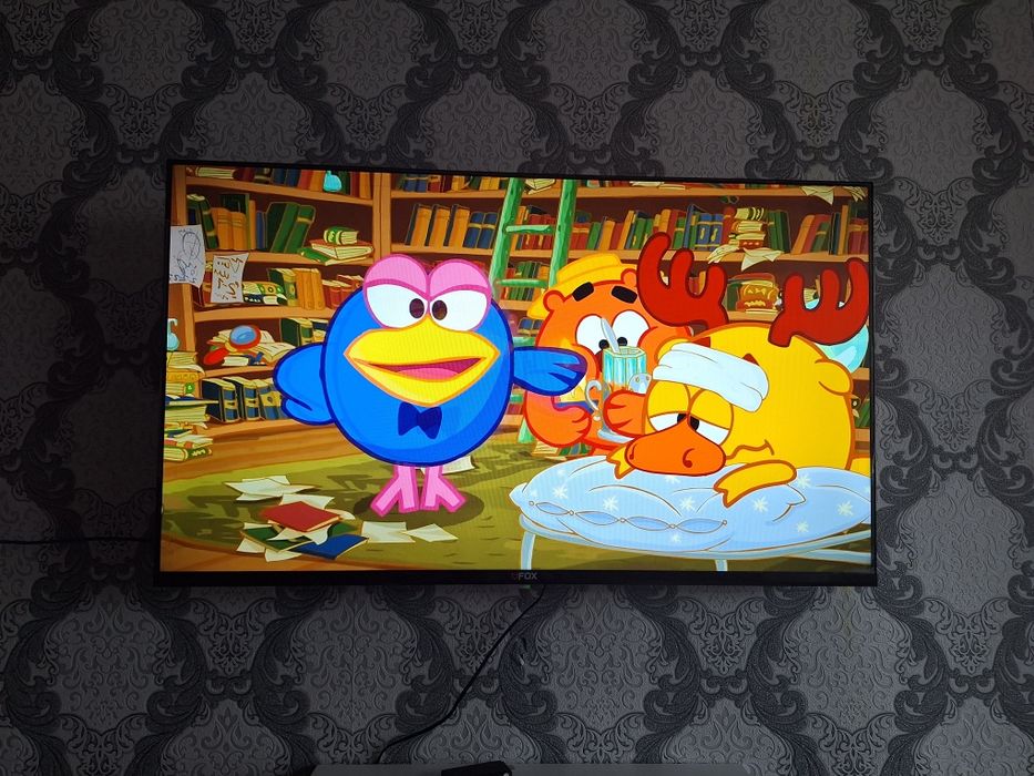 Телевизор Fox 43UP77 109 см черный