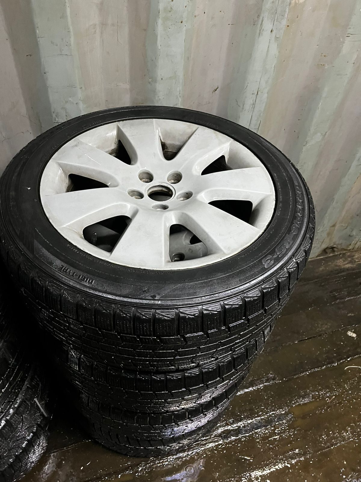 Диски с резиной на Audi A8 D2,Q3,A6 Allroad R18