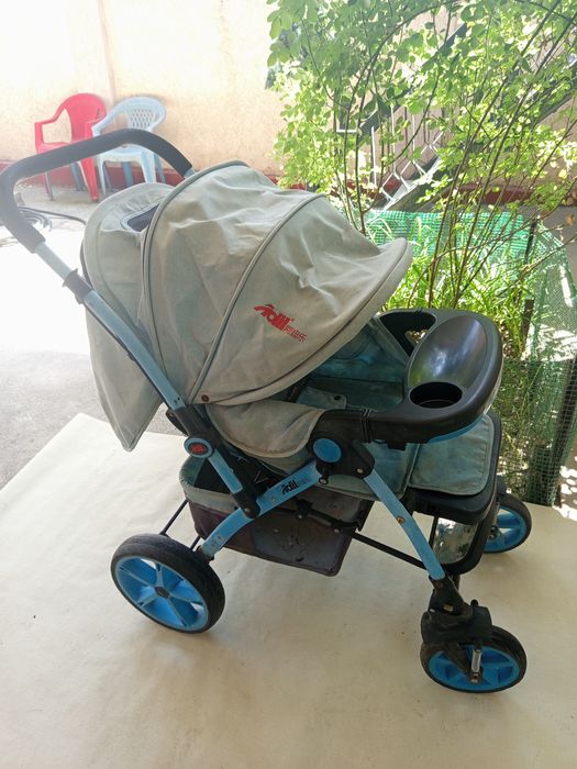 Для детей/ каляска / .