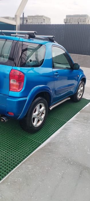 Vând Toyota RAV4  benzina