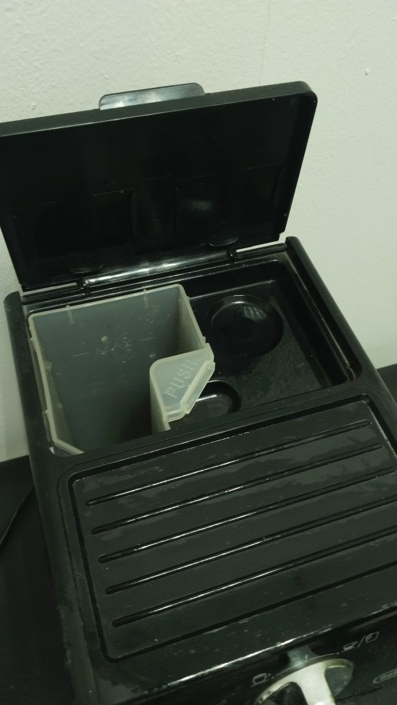 Кофемашинка Delonghi