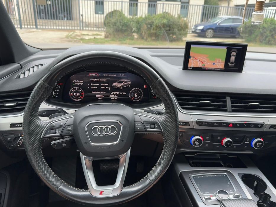 Audi q7 3.0  S line 7 locuri 2016 proprietar