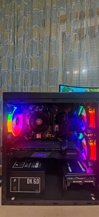 Продавам Гейм РС Ryzen 5 5500/16Gb/512Gb SSD+1TB HDD/ 1660 Super/Гаран