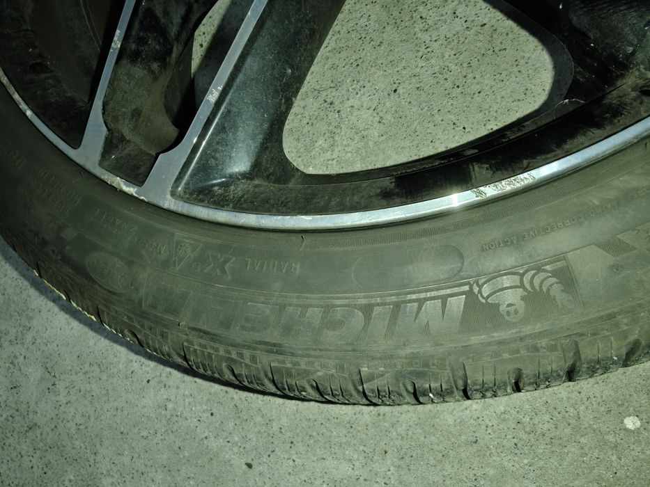 Vând jante GMP 18 + anvelope 225 45 R18 tubeless iarna m+s