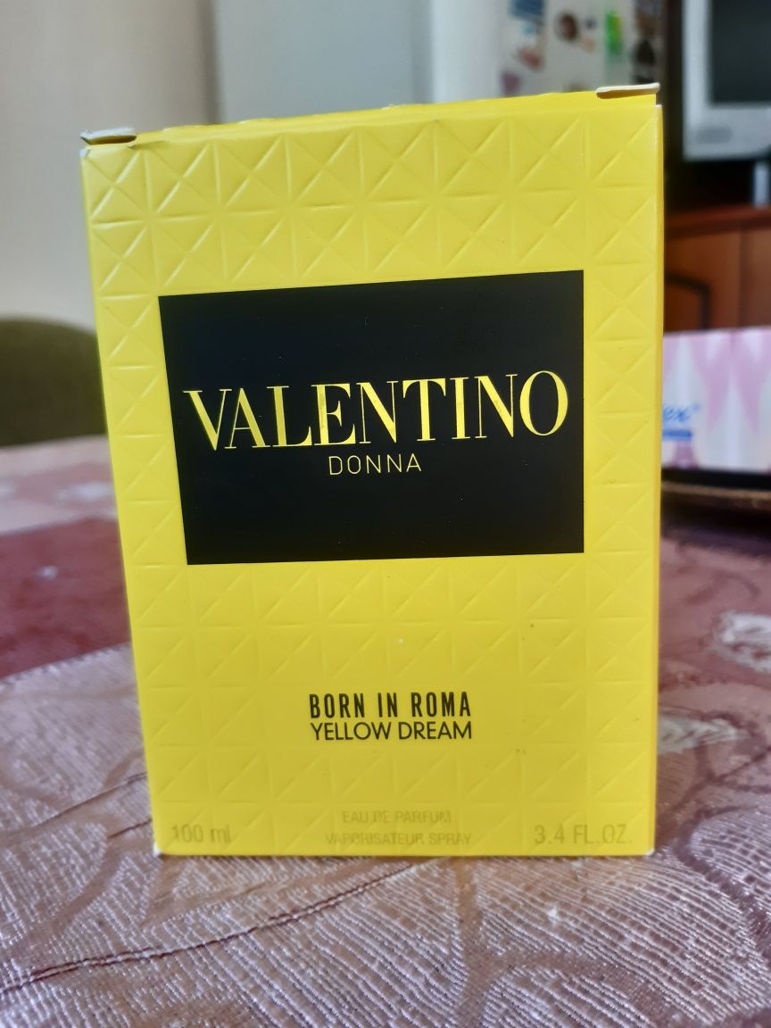 Valentino Donna Born in Roma парфюм