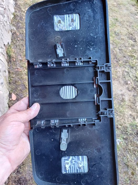 Pachet volvo:far dreapta volvo,oglinda,oglindă pe ușa,.