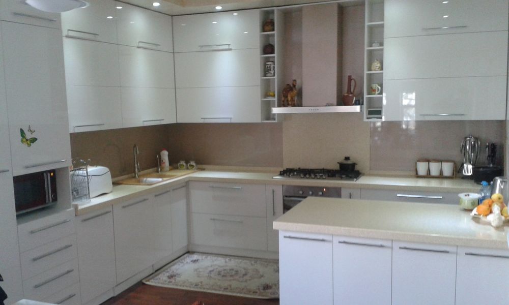 Кухни по индивидуальному заказу