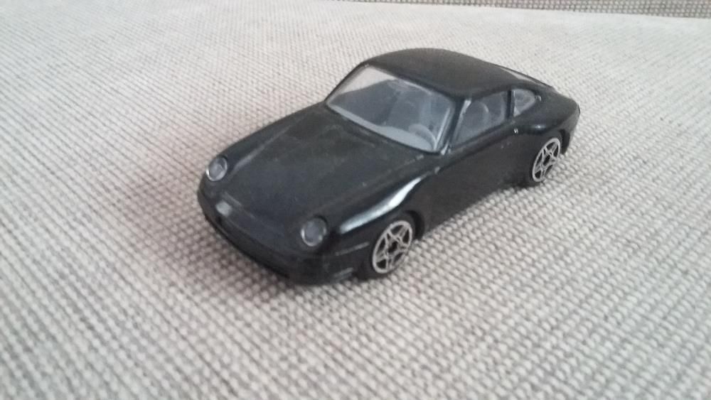 Vand macheta Porsche 911 scara 1/43 producător Bburago