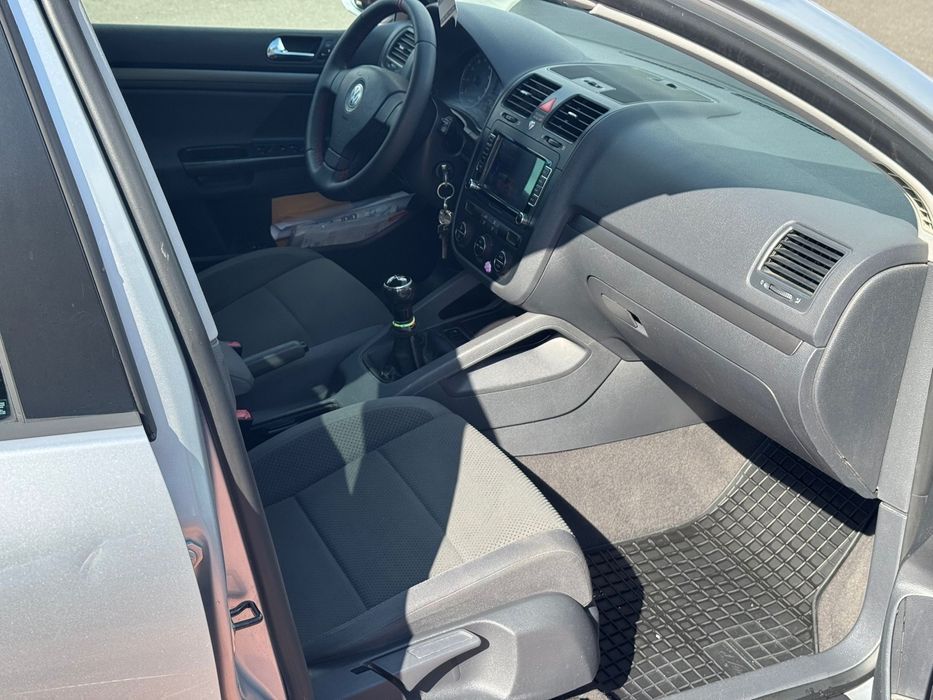 Volkswagen Golf 5 Benzina