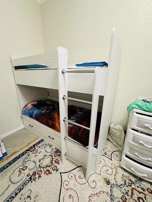 Продам двухярусную кровать