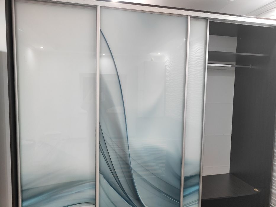 Mobila dormitor divan și dressing 3 uși