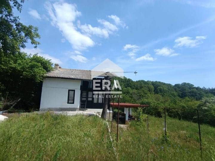 Ексклузивно! Къща с горска панорама във вилната зона на с. Осеново, РЗ