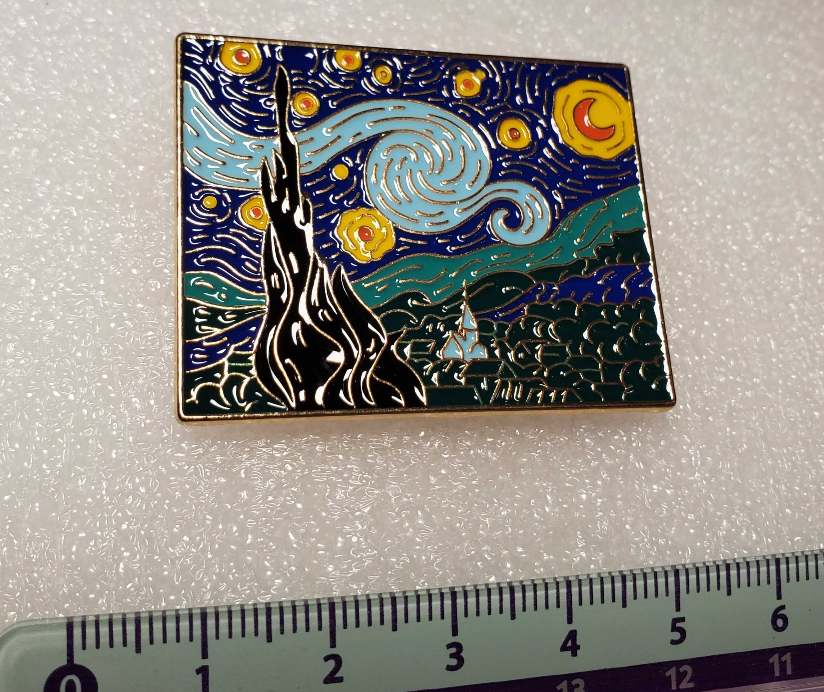Insigna pin brosa Van Gogh Noapte înstelată din metal si email