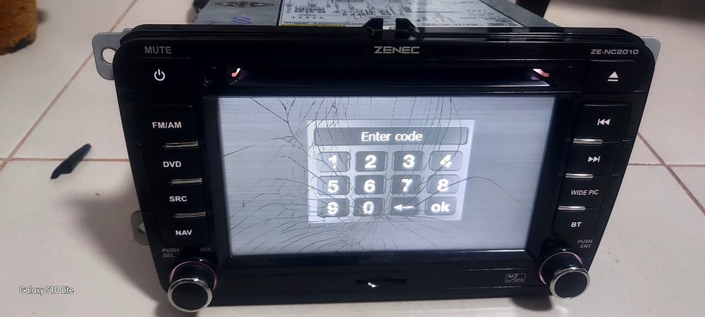 Navigației dedicata gama VAG,ZENEC  ZE-NC2010 PENTRU PIESE