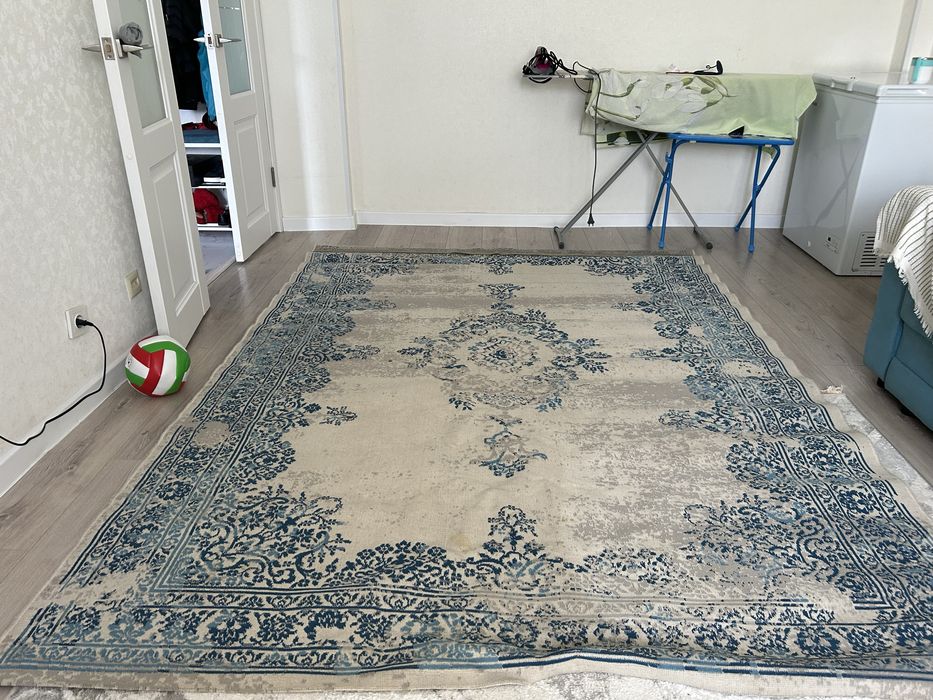 Ковер для гостинной комнаты