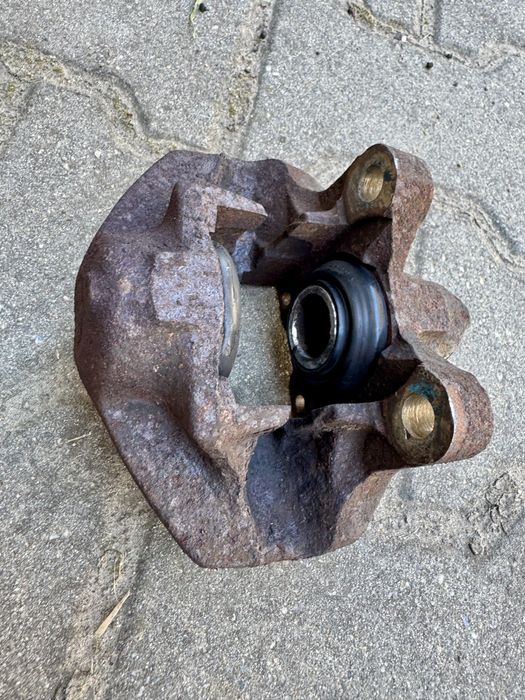 Etrier spate stinga si dreapta mercedes w126,w114,w115,w123,c123,w116,