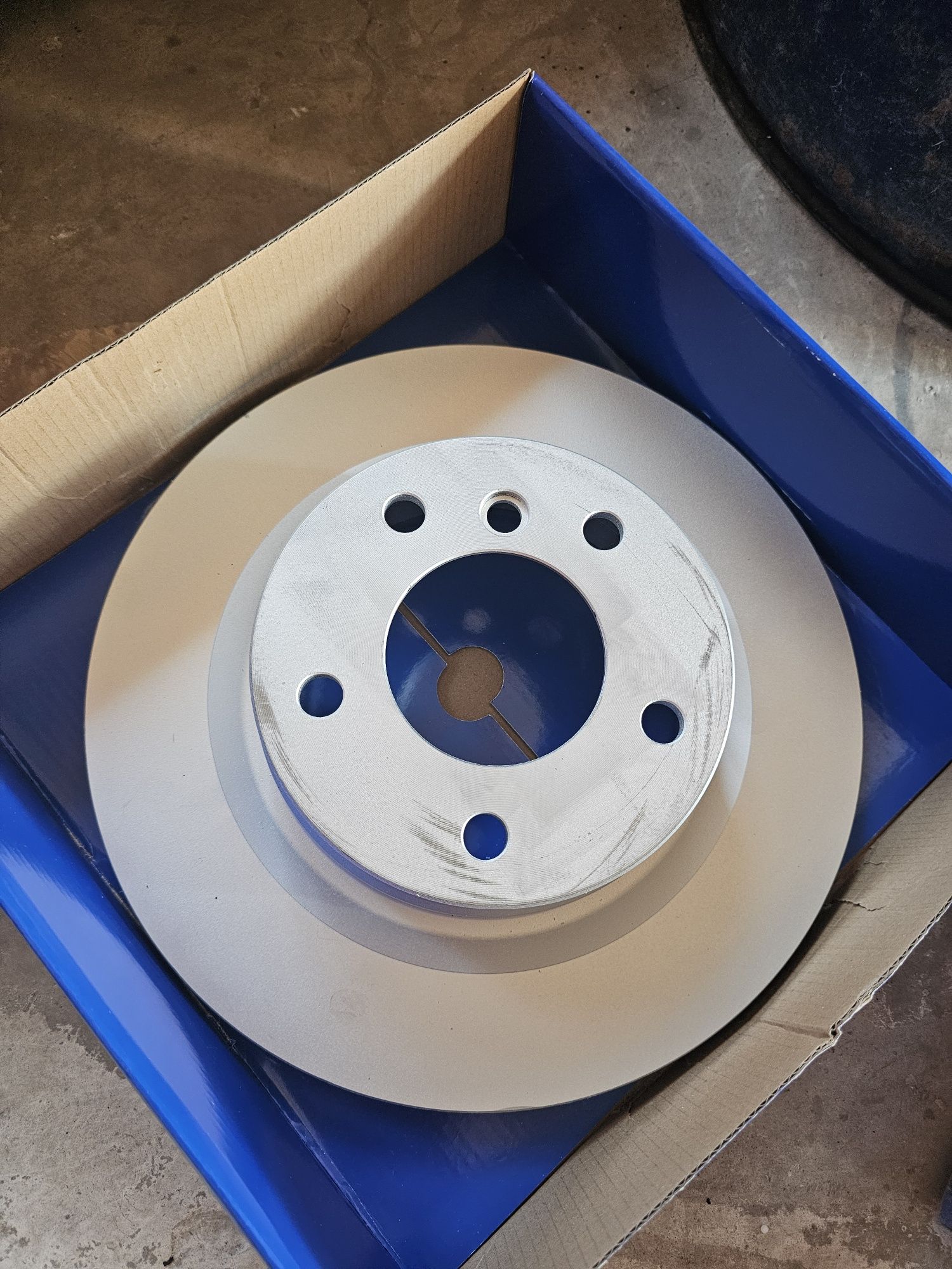 Discuri punte spate bmw 318d VENTILATE