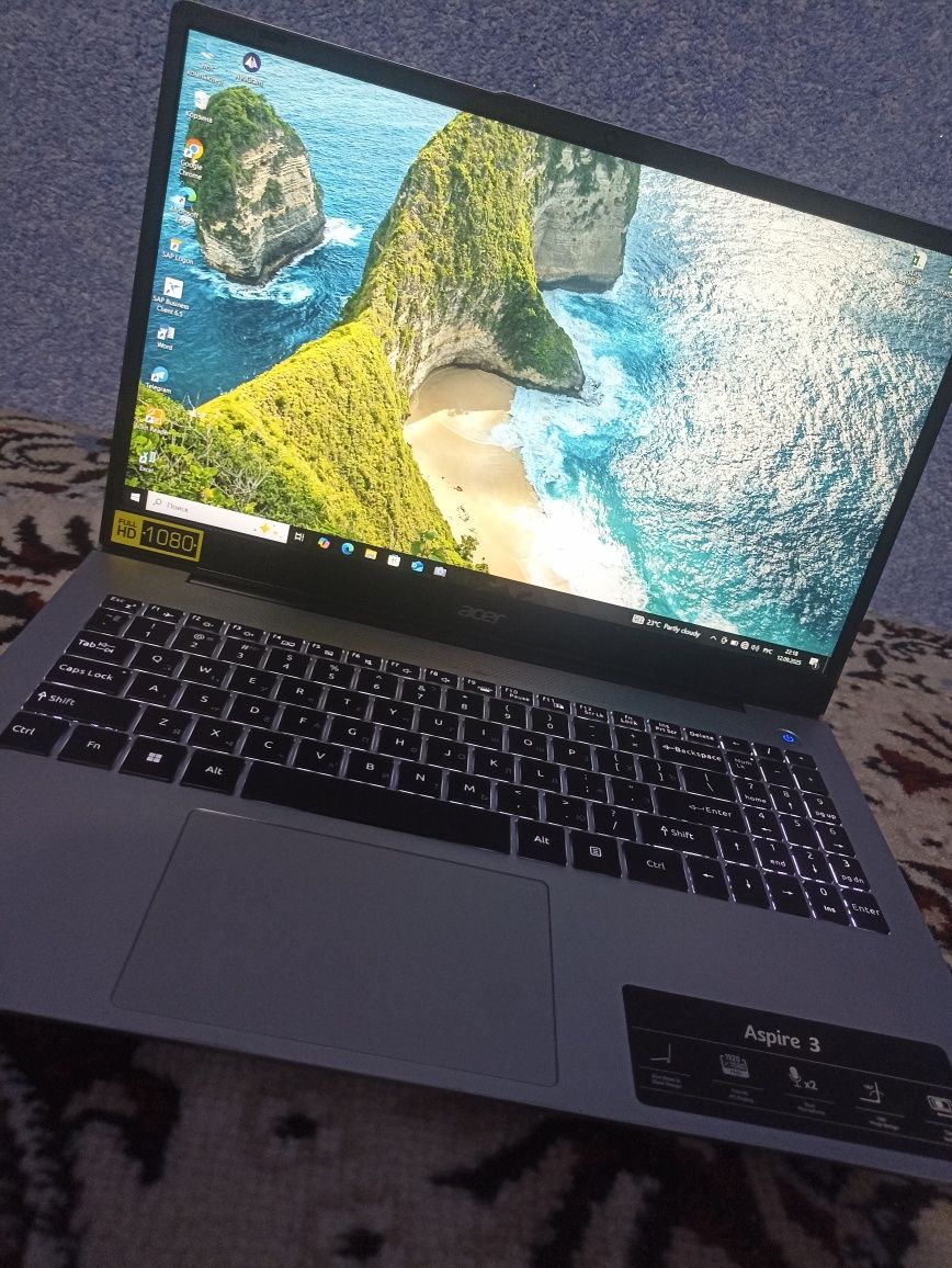 Nootebuk Acer Aspire 3.   16/512