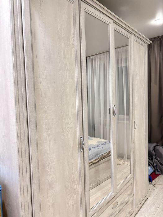 Продам спальный гарнитур