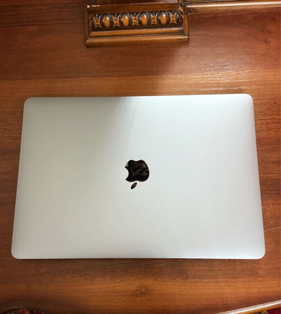 MacBook Pro M2 | 8GB RAM / 256GB SSD | Идеальное состояние