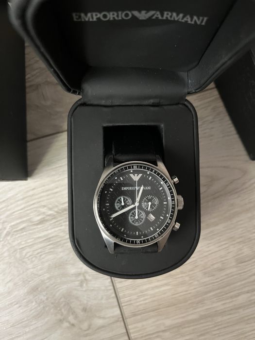 Часовник Emporio Armani