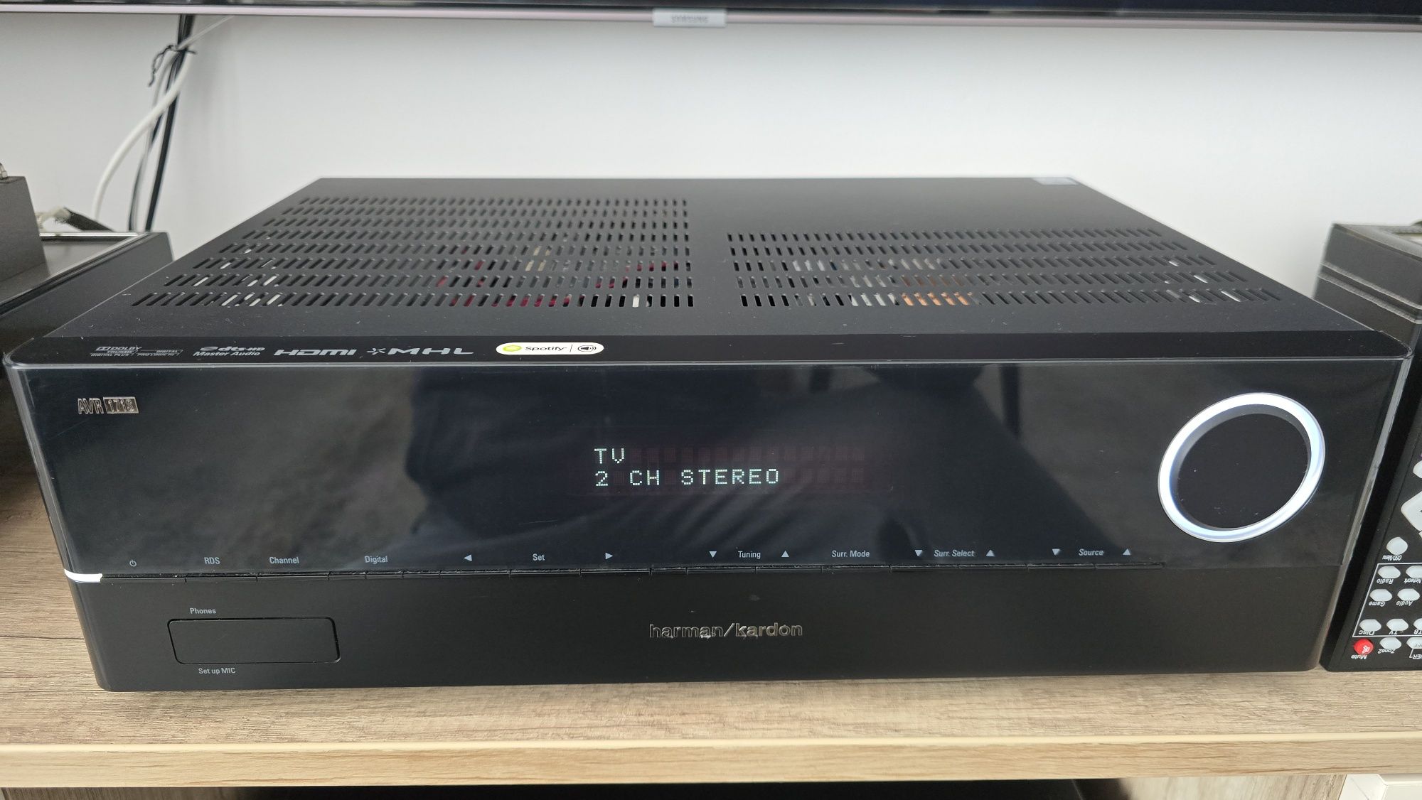 Резервиран до 07.07. Ресийвър Harman Kardon AVR 171S