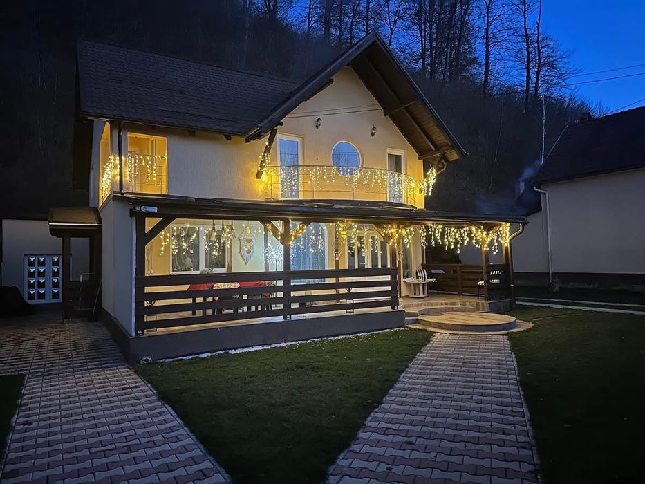 Hai la Rasnov de Revelion