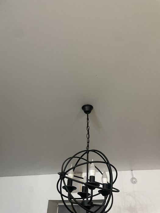 Продаю люстру  круглую в хорошем состояние