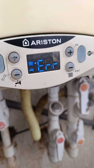 Centrala Cares premium Ariston defecta