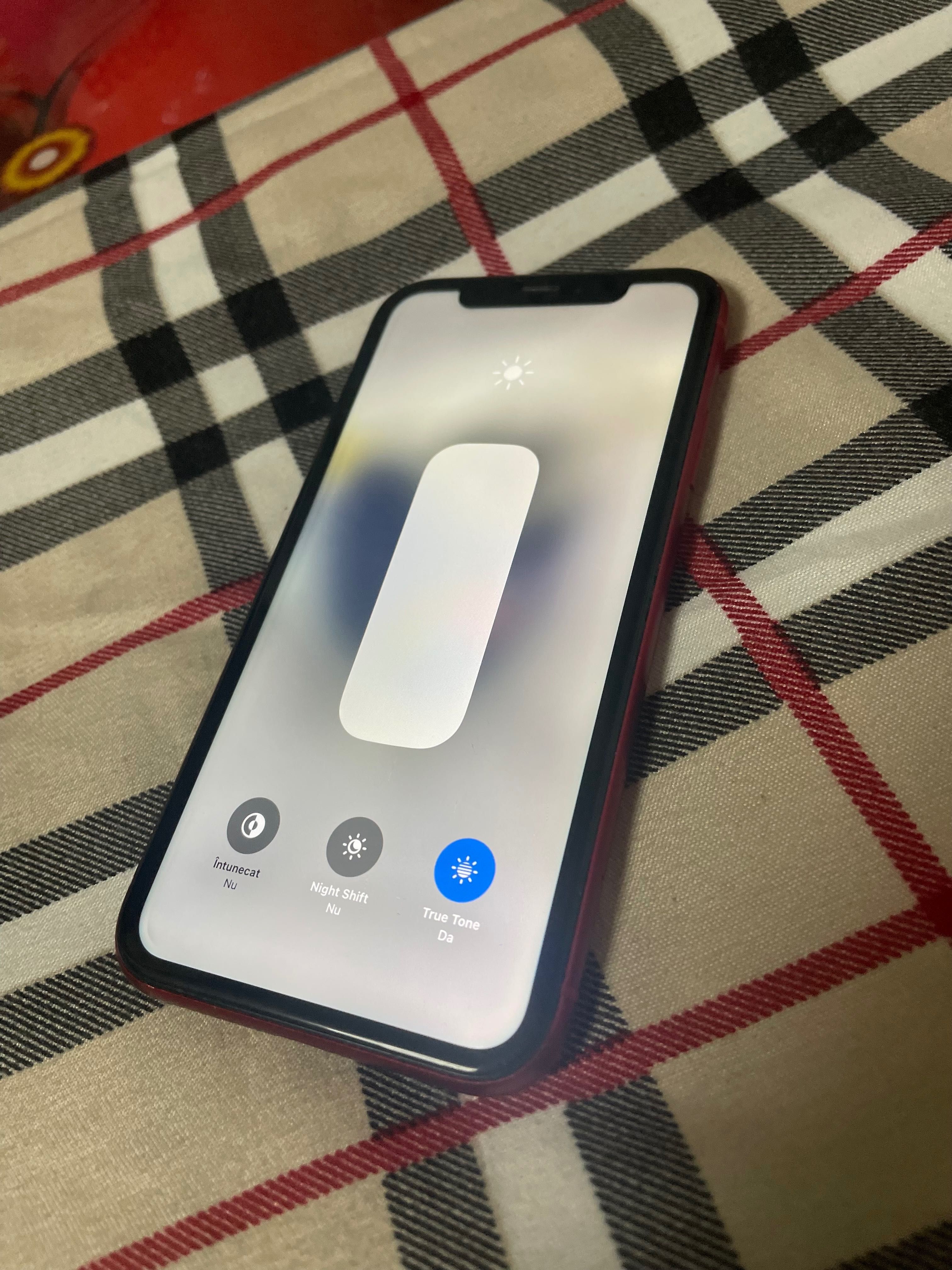 Vând/Schimb iPhone XR Red 64 gb dau diferență la un iPhone mai bun