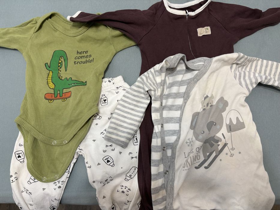 Отдам вещи на малыша 4-9 месяцев