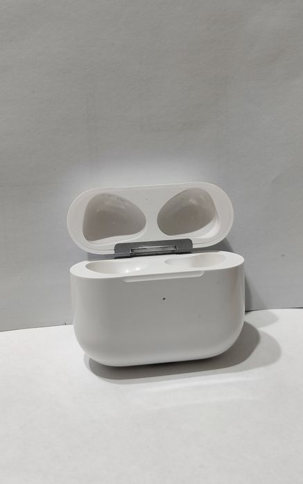 AirPods 3 футляр,кейс (оригинал)