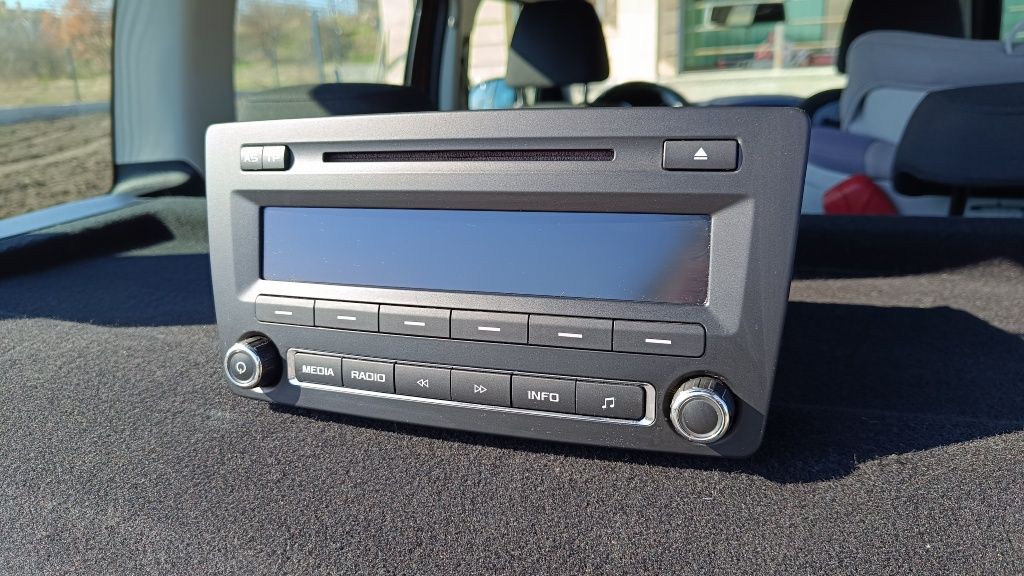 Cd mp3 radio skoda/ радио шкода