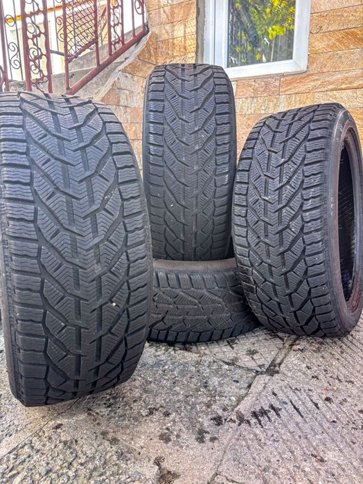 Зимни гуми KORMORAN 225/45/17 !!!