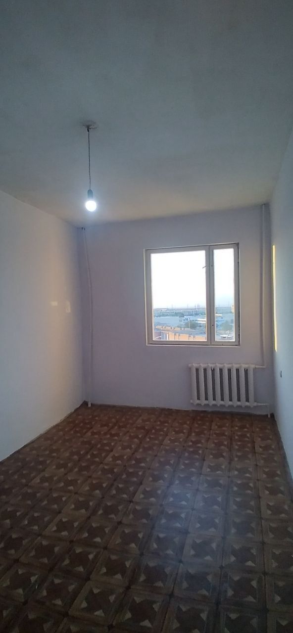 Sotiladi 2 xonali uy etaji 8 remont urtacha