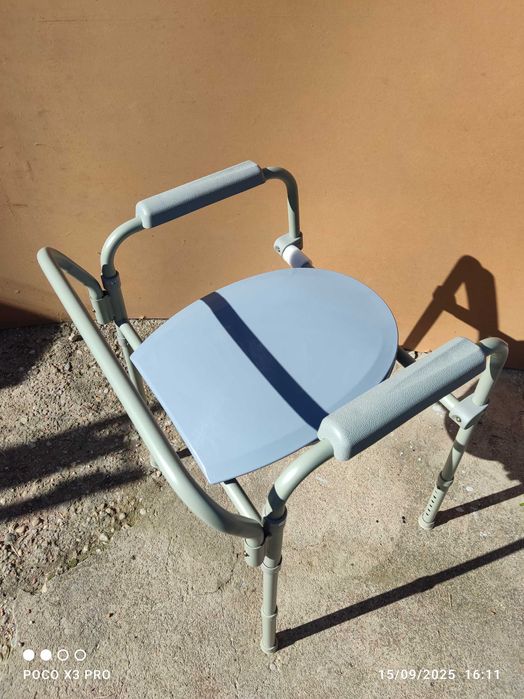 Scaun pliabil Cu Toaleta  AT51026