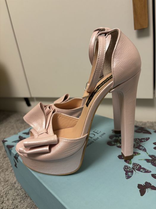 Sandale superbe de ocazie 36