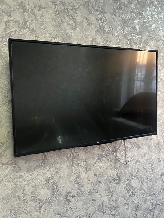 Телевизор бу хороший состояние все работаеть